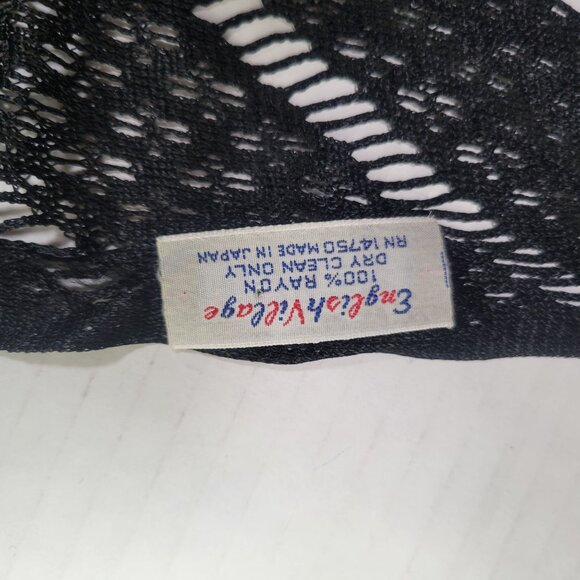 English Village Vintage Black Lace Shawl With Fringe - Picture 4 of 4